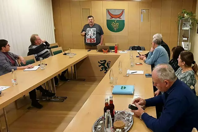Sehr gut angekommen ist das Angebot etwa in Tieschen mit dem Vortragenden Christian Knonbauer. | Foto: Marktgemeinde Tieschen 