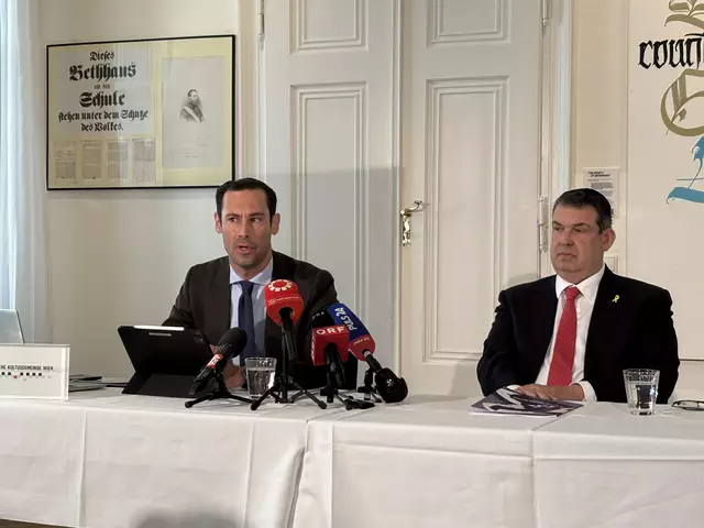 Meldestellenleiter Benjamin Nägele und IKG-Präsident Oskar Deutsch präsentierten den Bericht am Mittwoch. | Foto: Barbara Schuster/MeinBezirk