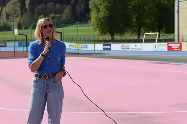 Michaela Kasper-Furtner vom Freiwilligenzentrum Kitzbüheler Alpen betonte bei ihrer Begrüßungsrede die Wichtigkeit des Ehrenamts.  | Foto: Nimpf