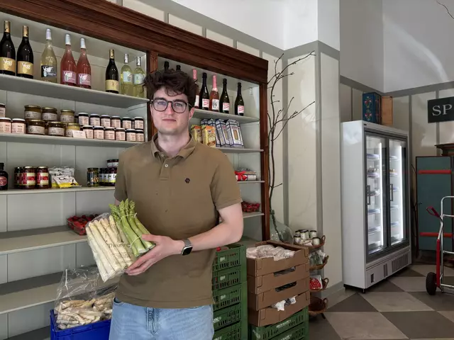 Maximilian Schachner kümmert sich um die Angelegenheiten in Währing.  | Foto: Laura Rieger/MeinBezirk