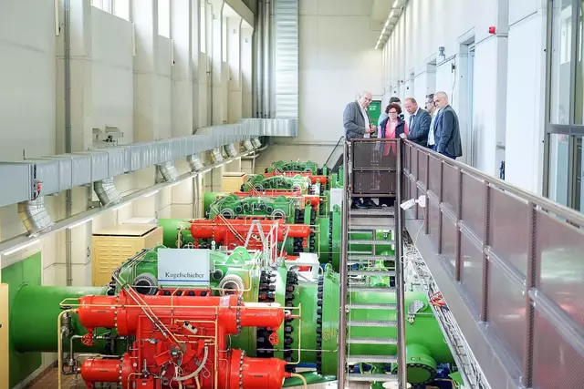 Staatssekretärin Elisabeth Zehetner bei einem Lokalaugenschein in Tirol, ein Thema war auch die Energiezukunft. | Foto: Land Tirol