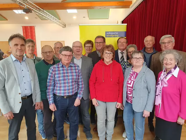 Werner Weber, Hedwig Eschelmüller, Karl Keinrath, Johann Höchtl, Peter Steinhauer, Ewald Gegner, Maria Knoll, Karl Pfeiffer, Martha Kargl, Franz Litschauer, Herta Stocklasser, Roswitha Gegner, Franz Steininger, Diether Schiefer und Rosalinde Steinberger (v.l.) | Foto: NÖ Senioren Windigsteig