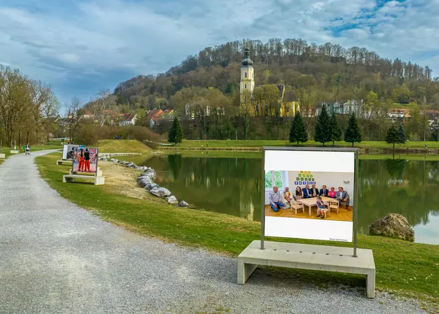 Die Ausstellung "Menschenbilder 2025" wird am 26. April um 11 Uhr am Badesee in Wildon eröffnet. | Foto: pixelmaker.at