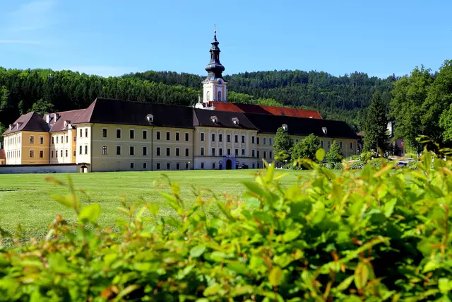 Die Werkstätten des Reiner Handwerks befinden an der Pleschstraße oberhalb des Klosters.  | Foto: Höfler
