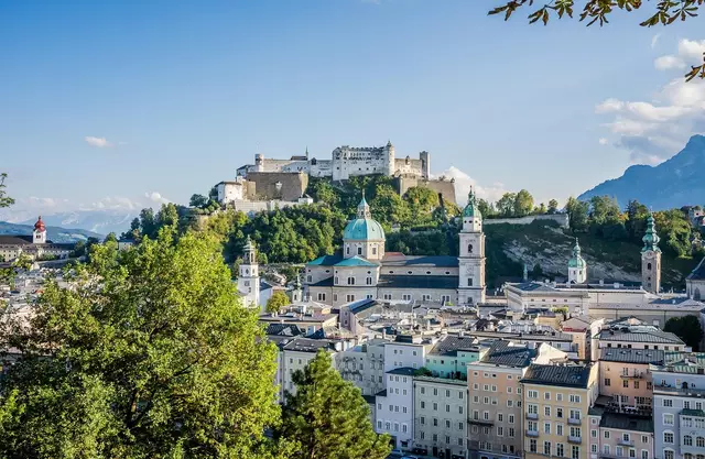 Vom Mönchsberg aus hat man eine wunderschöne Aussicht auf die Stadt Salzburg. | Foto: pixabay.com