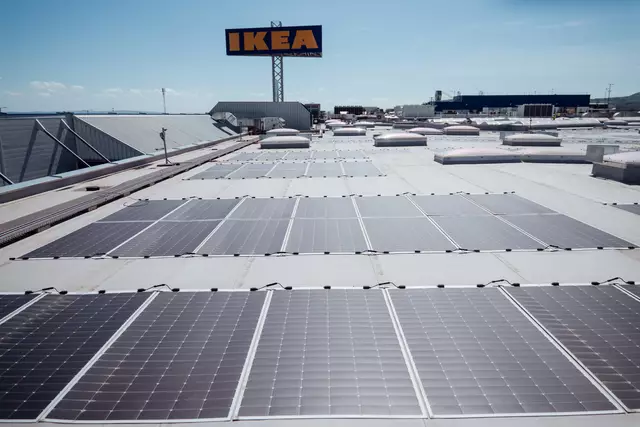 Die neue PV-Anlage produziert jährlich rund 400.000 Kilowattstunden Strom. | Foto: Ikea