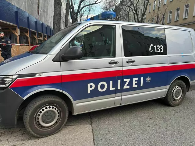 Drei Männer im Alter von 15, 19 und 42 Jahren wurden beim mutmaßlichen Drogendeal von der Polizei auf frischer Tat ertappt. (Symbolfoto) | Foto: Valentina Marinelić/MeinBezirk