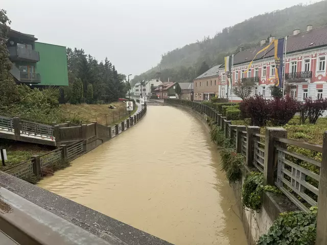 Trotz Rückhaltebecken: Die Wassermassen überforderten vielerorts die Schutzmaßnahmen.

 | Foto: Stadtgemeinde Purkersdorf