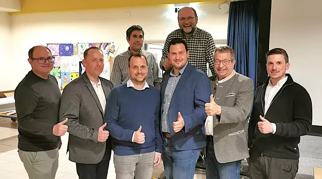 Josef Altmann, Vize Josef Bachl, Patrick Eber, Andreas Schreiber, Bgm. Markus Baier, Erwin Mayer, Ewald Bussek und Lukas Bayer. | Foto: Josef Messirek