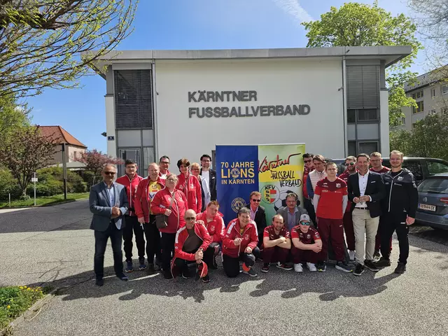 Groß war die Freude in der Osterwoche über den Lions-Reisegutschein und das neue KFV-Referat bei den Kärntner Fußballern mit Beeinträchtigung.  | Foto: Tiefling/KK
