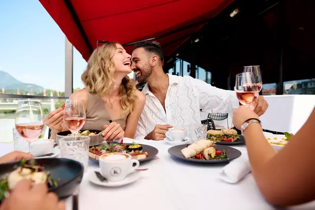 Die Lagana-Küche lädt zum Brunch auf Kärntens schönster Flussterrasse.  | Foto: Lagana