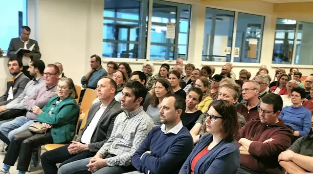 Großes Publikumsinteresse bei der Infoveranstaltung. | Foto: Josef Messirek