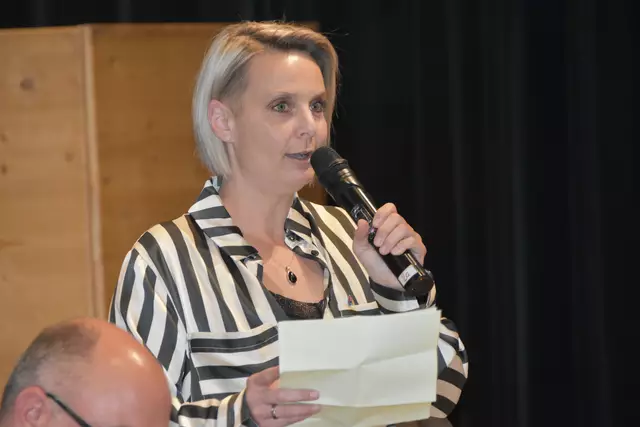 Die Bürgermeisterin Bettina Bauernhofer in ihrer ersten Rede bei der konstituierenden Sitzung. | Foto: MeinBezirk