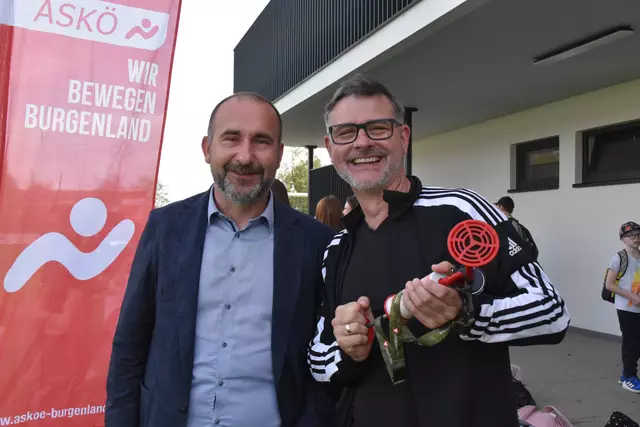 Feuerten ihre Teams an: Bürgermeister Harald Kahr (Großpetersdorf), Stadtrat Martin Kramer (Pinkafeld) | Foto: Michael Strini