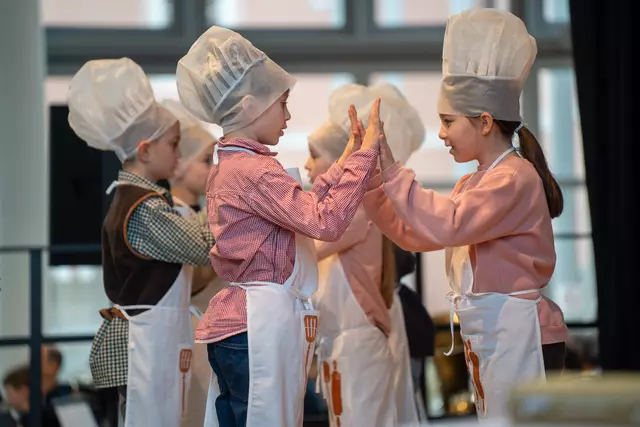 Die kleinen Köche ernteten viel Applaus für ihre Show. | Foto: Christoph Mühlböck