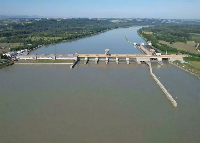 Das Donaukraftwerk Wallsee-Mitterkirchen wurde von 1965 bis 1968 im südlichen Gemeindegebiet von Mitterkirchen errichtet. | Foto: VERBUND