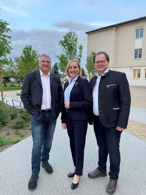 Ziehen ab sofort für die Marktgemeinde Gleinstätten an einem Strang: Gemeindekassier Manfred Reiterer, Bgm. Elke Halbwirth und Vizebgm. Gerhard Ully | Foto: Gem. Gleinstätten