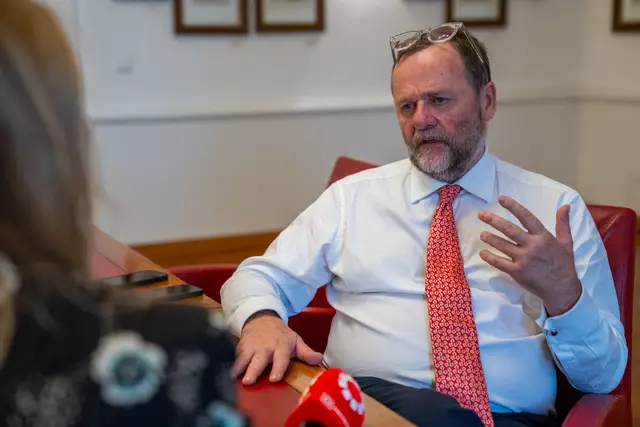 Sepp Schellhorn: Föderalismusreform wäre auch ein Punkt, den man jetzt angreifen sollte.  | Foto: Gilian Scharf