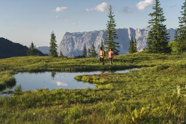 Wandern am Muttertag im Pinzgau bedeutet, gemeinsam Zeit zu verbringen, die verbindet und in Erinnerung bleibt. | Foto: Hochkönig