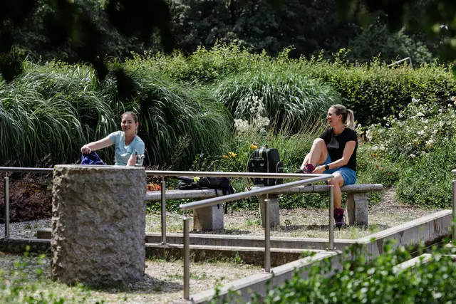 Im Kneippgarten des Curhauses. | Foto: Tourismusverband Donau OÖ/Sintwerk GmbH