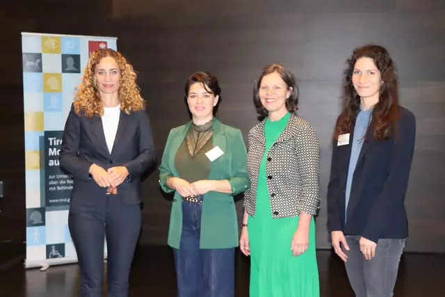 Inklusionslandesrätin Eva Pawlata, Victoria Da Costa (Stadtgemeinde Kufstein), Isolde Kafka (Vorsitzende Tiroler Monitoringausschuss) und Barbara Pedroso de Vasconcelos (stv. Vorsitzende Tiroler Monitoringausschuss v.l.). | Foto: Nimpf