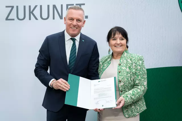 LH Mario Kunasek und LH-Stv. Manuela Khom wollen die Landeshymne in der Landesverfassung. | Foto: Land Steiermark/Binder