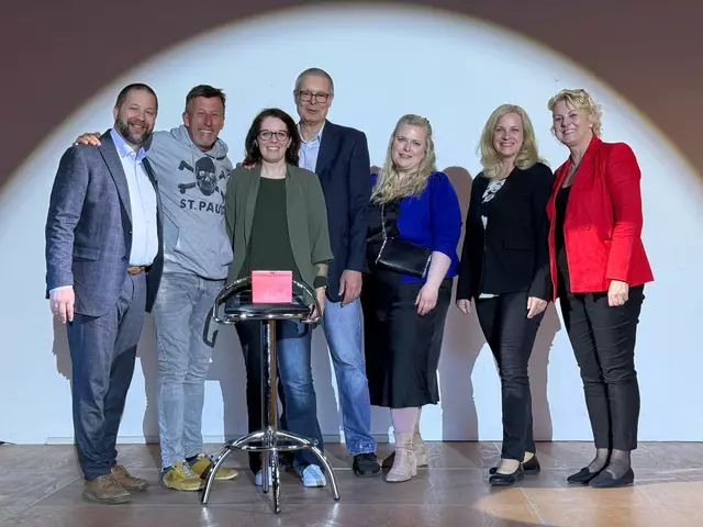 V.l.n.r. Christoph Jank, Pepi Hopf, STR Betti Pieler, Vizebürgermeister Wolfgang Halwachs, GR Edith Vogl, STR Claudia Pawlik, Claudia Schrantz-Stübegger | Foto: Sophie Jank