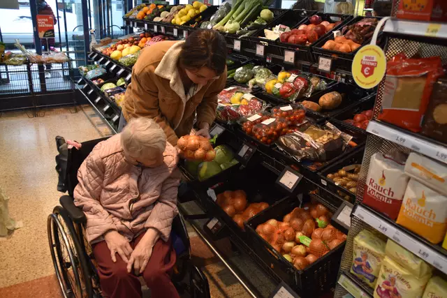 Beim gemeinsamen Einkaufen der Zutaten | Foto: Huber
