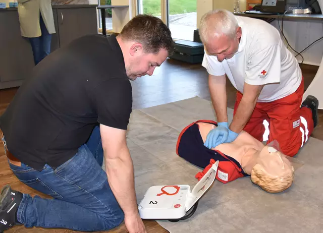 Helfer Florian Dworzak | Foto: Herbert Schleich