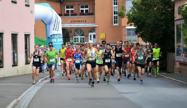 Der Start zum Berglauf auf die Mugel. Eine Herausforderung mit rund 10 Kilometern und 1.000 Höhenmetern. | Foto: WAFO