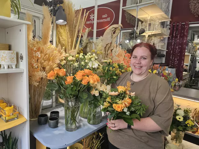 Sonja Joham ist das Blumenmädchen. | Foto: Tamara Winterthaler