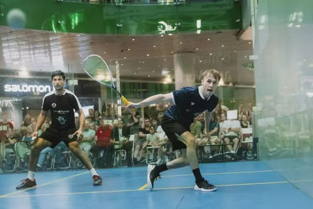 Im vergangenen Jahr schaffte es Lokalmatador und Organisator der Austrian Squash Challenge Aqeel Rehman (li.) ins Finale "seines" Turniers. Heuer setzt er sich am Glascourt im Europark das Halbfinale als Minimalziel. | Foto: Jasmin Walter