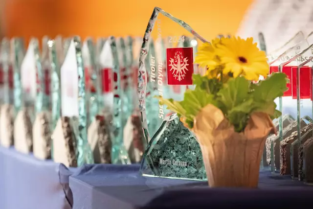 Sichtbares Zeichen der Anerkennung für die Tiroler Meister 2024. | Foto: GEPA