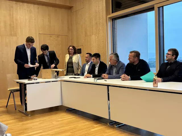 Auszählung der Stimmen. | Foto: Susanne Veronik
