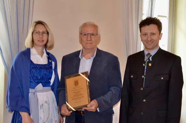 Karl Haberl bekam den Ehrenring der Marktgemeinde Edlitz verliehen. | Foto: Elisabeth Peinsipp