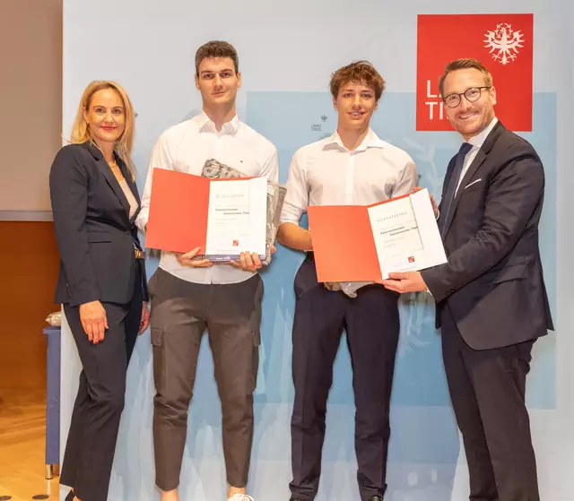 Noel Salzburger und Fabian Verschnig vom Kampfsportcenter Kruckenhauser wurden für ihre nationalen und internationalen Leistungen im Kickboxen geehrt. | Foto: GEPA