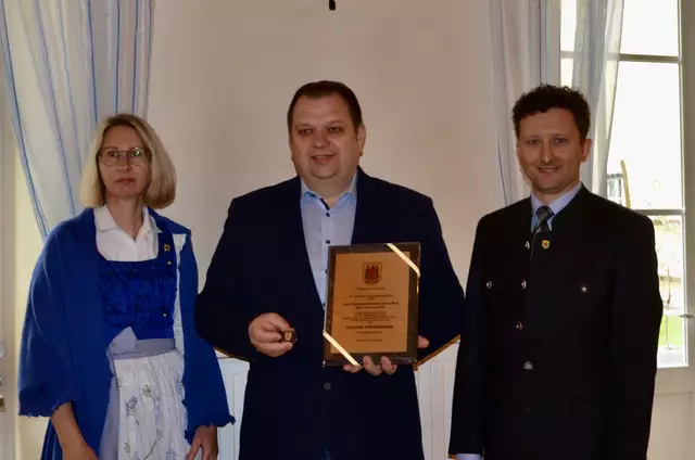 Johannes Höller bekam den Ehrenring der Marktgemeinde Edlitz verliehen. | Foto: Elisabeth Peinsipp