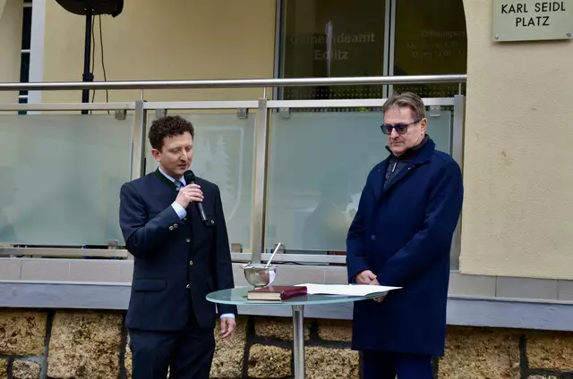Bürgermeister von Edlitz Thomas Ernst und Bürgermeister a.D Manfred Schuh richteten einige Worte an die Festgäste. | Foto: Elisabeth Peinsipp 