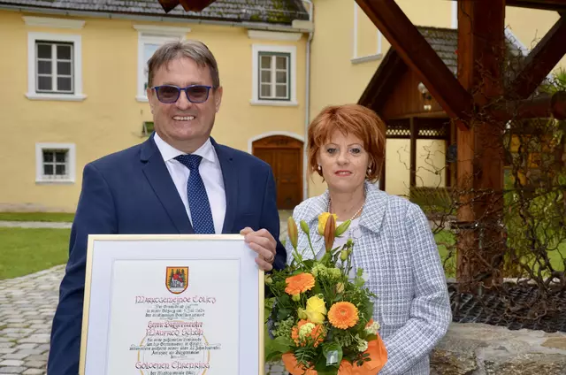 Bürgermeister a.D Manfred Schuh mit Gattin Dagmar. | Foto: Elisabeth Peinsipp