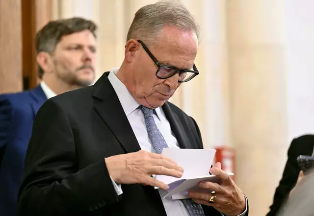 Kein guter Abend ist es für ÖVP-Wien-Spitzenkandidat Karl Mahrer. | Foto:  HANS KLAUS TECHT / APA / picturedesk.com
