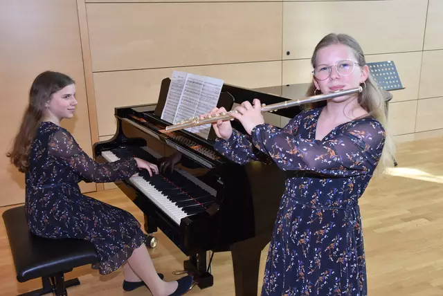 Der Kulturverein Waldhausen mit Obfrau Magdalena Eder bot herausragenden jungen Musikerinnen und Musikern aus dem Strudengau, dem angrenzenden Waldviertel und Mostviertel in Zusammenarbeit mit der Landesmusikschule Grein ein großes Konzert-Podium.  | Foto: Robert Zinterhof