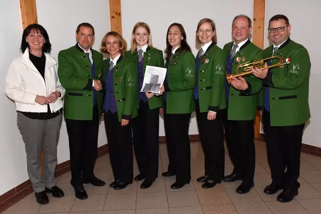 Generalversammlung Musikverein Pabneukirchen 2025. Barbara Payreder, Emil Haderer, Claudia Lindtner, Alexandra Lehner, Magdalena Aigner, Simone Lindtner, Konrad Lehner, Erwin Haderer. | Foto: Robert Zinterhof