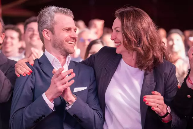 NEOS-Landesgeschäftsführer Philipp Kern und Spitzenkandidatin Selma Arapovic am Sonntag, 27. April 2025, während der NEOS Wien Wahlparty anl. der Landtags- und Gemeinderatswahl in Wien. | Foto: GEORG HOCHMUTH / APA / picturedesk.com