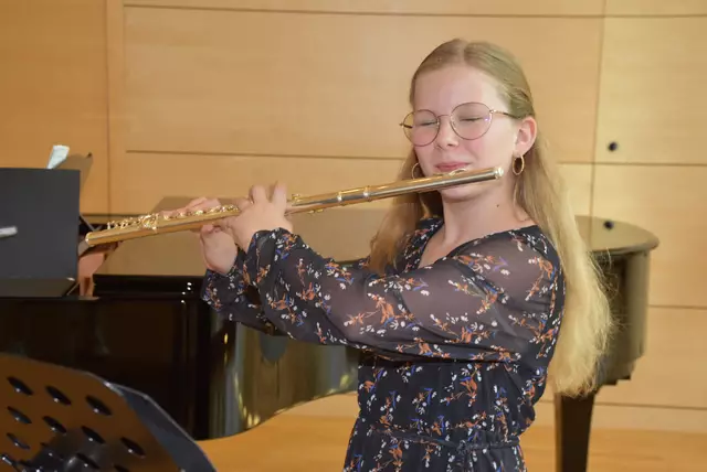 Johanna Leitner.Der Kulturverein Waldhausen mit Obfrau Magdalena Eder bot herausragenden jungen Musikerinnen und Musikern aus dem Strudengau, dem angrenzenden Waldviertel und Mostviertel in Zusammenarbeit mit der Landesmusikschule Grein ein großes Konzert-Podium.  | Foto: Robert Zinterhof