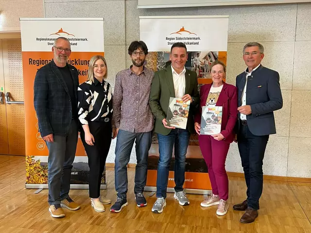 Michael Fend und Tamara Schober vom Regionalmanagement, Robert Seeger, Regionsvorsitzender LAbg. Michael Wagner, Christine Pichler von der Bildungsregion Südoststeiermark und Landtagsabgeordneter Franz Fartek (v. l.)
 | Foto: Regionalmanagement Südoststeiermark