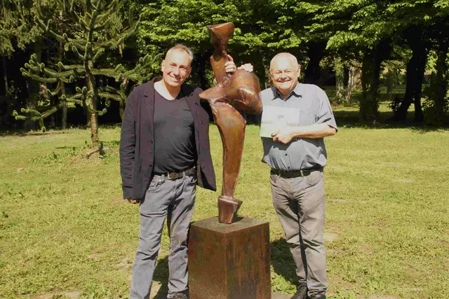 Talos Kedl mit Christoph Mandl der im Kulturpark Markt Neuhodis aus seinem Buch "Geschriebenstein" - der Gipfel des Burgenlandes las. | Foto: Peter Seper