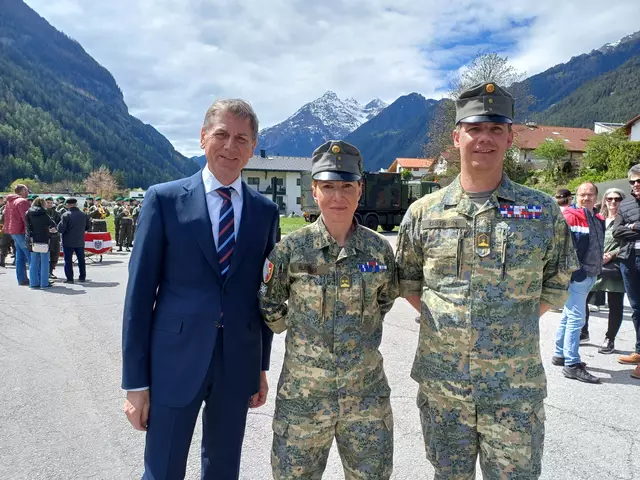 Eckhard Knapp (TIWAG), Oberstleutnant Verena Plattner, Militärkommandant Ingo Gstrein | Foto: Monika Hammerl
