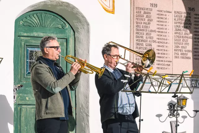 Weisenbläserduo Andi und Joachim mit ihren Blasinstrumenten | Foto: Pernsteiner
