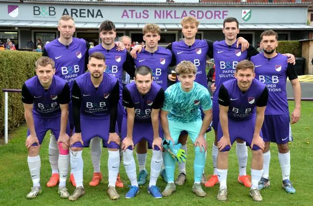 Die Startformation des ATuS Niklasdorf im Derby gegen Proleb. | Foto: WAFO