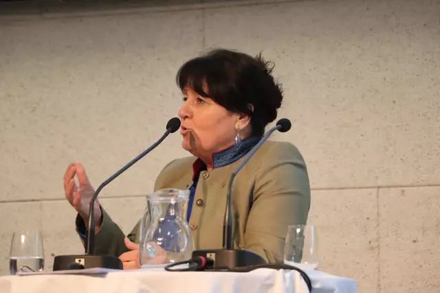 LH-Stv. Manuela Khom: "Es ist schön zu sehen, dass es eine Gemeinschaft gibt, wo Jung und Alt gemeinsam unterwegs sind. Ihr zeigt, dass das Miteinander funktioniert und macht etwas, das alle Menschen begeistert, nämlich Musik". | Foto: Edith Ertl
